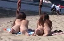 Mädchen am Strand heimlich gefilmt