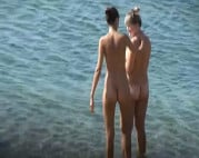 Nackte Girls beim Baden gefilmt