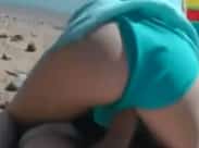 Paar dreht geilen Amateur Porno am Strand