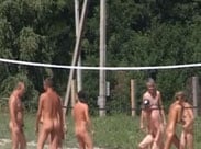 Mädchen nackt beim spielen
